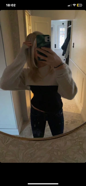 Vit kofta  - Säljer denna vita kofta i storlek S från h&m❤️