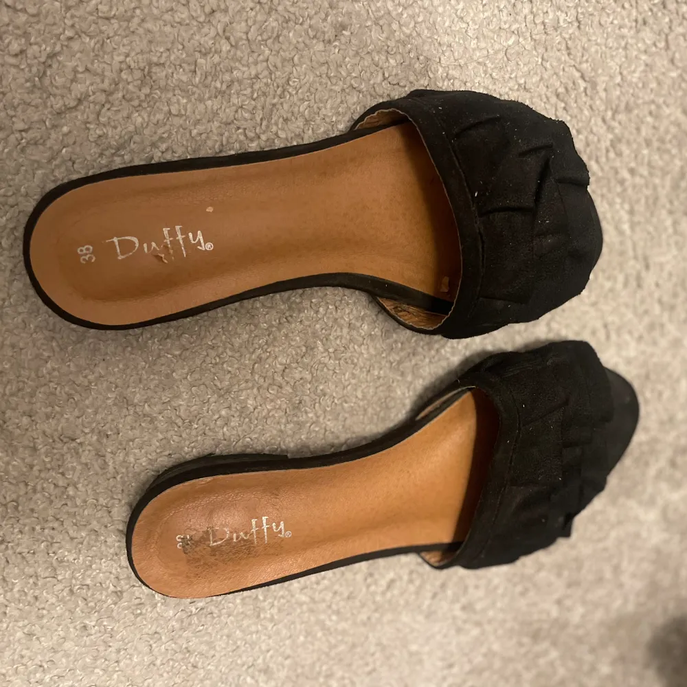 Duffy sandaler. Söta små skor. . Skor.