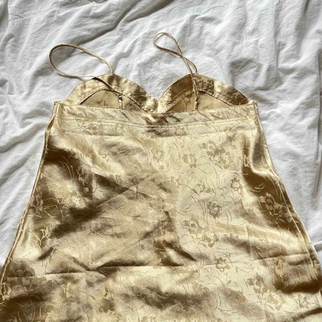 Guldig mini klänning 