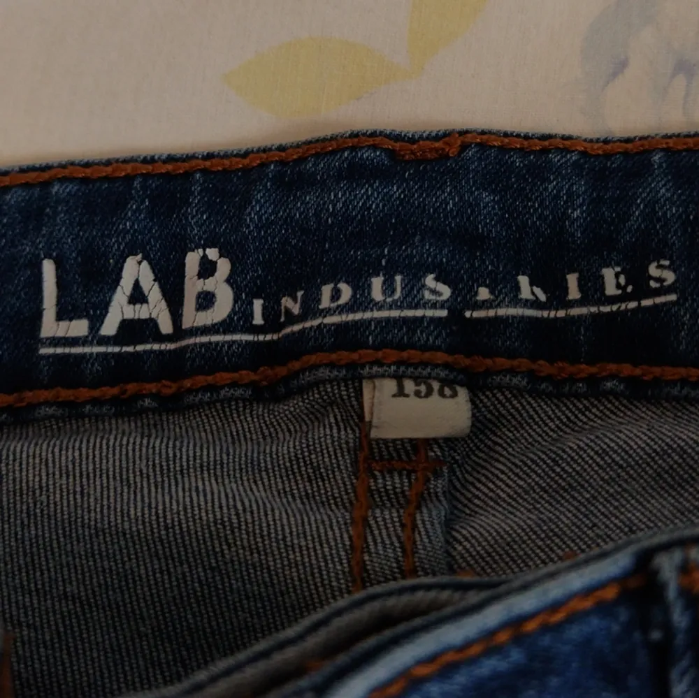 Skinny Jeans från Lab Indutries, används inte längre. Tror att dom skulle kunna passa någon som är 158-165. Jeans & Byxor.