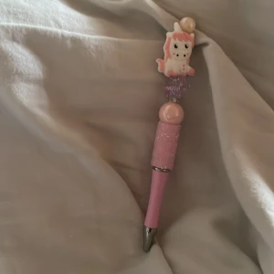 Egendesignad penna💓🌸 - Egendesignad bläckpenna 🌟