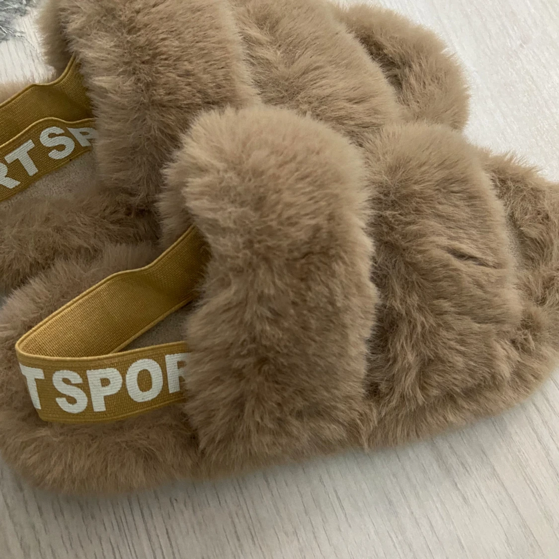 Fluffiga päls tofflor/sandaler  - 91