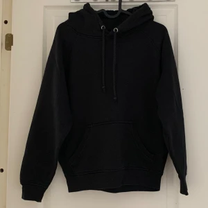 Hoodie - Hoodie från bikbok i storlek s