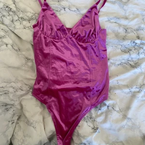 Body - Endast använd 1 gång. Lappen är borta men är i storlek s/m