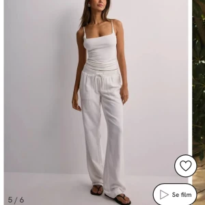 Nelly linnebyxor  - Säljer dessa populära linnebyxor från Nelly. Aldrig använda. Lapparna kvar och i påsen. Hann inte skicka tillbaks dom. 💞 nypris är 499+frakt. 