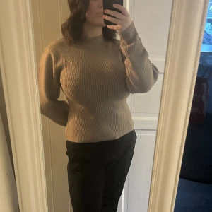 Stickad tröja - Superfin stickad figursydd ifrån nelly, endast testad! 