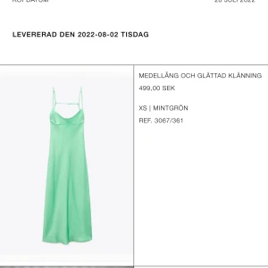 Zara silk dress - Helt oanvänd silk dress från Zara med slits bak. Väldigt mycket men inte kommit till användning😊 Prislapp sitter kvar. Nypris 499kr.