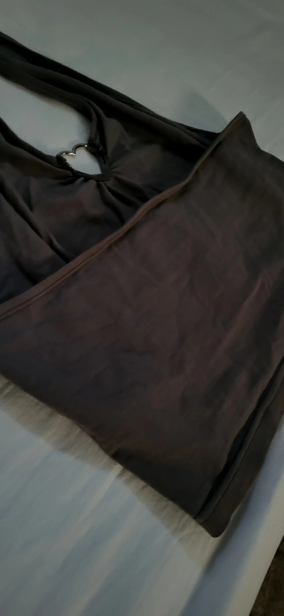 Grå halter neck top med hjärta - 90