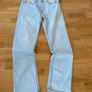 monten jeans helt oandvända ny pris 1200 Storlek 30/32