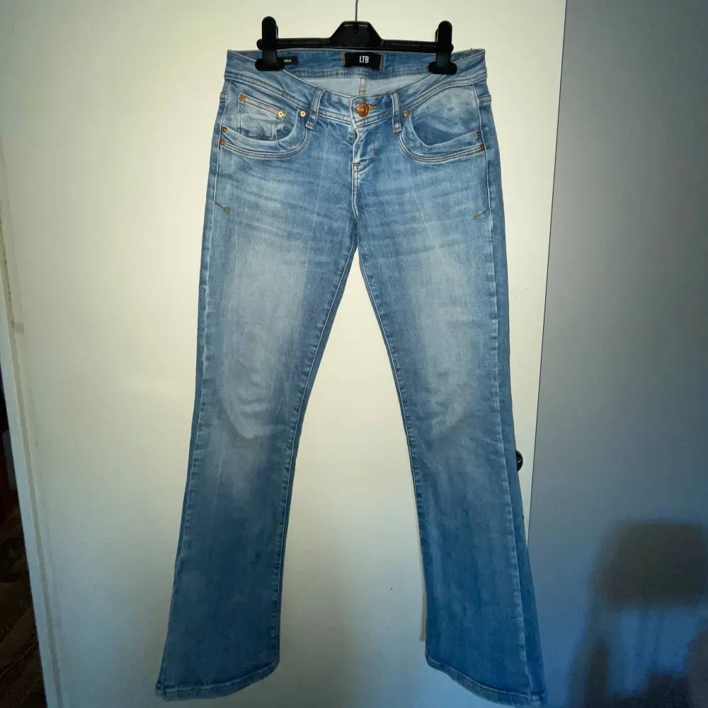 Supersnygga LTB jeans som tyvärr blivit för små!! Nyskick💓. Jeans & Byxor.