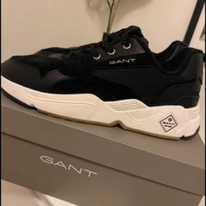 Gant sneakers  - Säljer mina helt nya Gant sneakers, i storlek 40 ( men dom är som 39 ) 