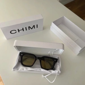 Chimi solglasögon  - Helt nya oanvända 