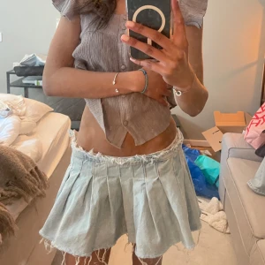 Jeanskjol  - Lowwaist jeanskjol, super snygg!🌟 