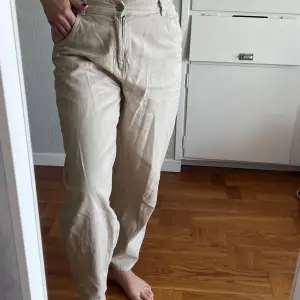 Boyfriend Jeans från H&M i storlek 38