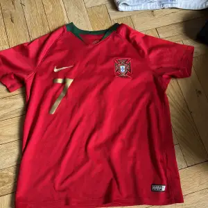 Robaldo fotbolls tröja portugal 6-7 år