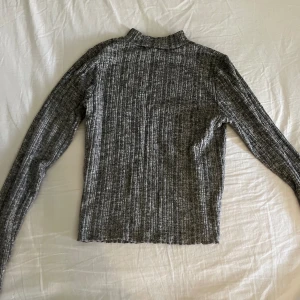 Tröja - Fin tröja som är hyfsat oanvänd