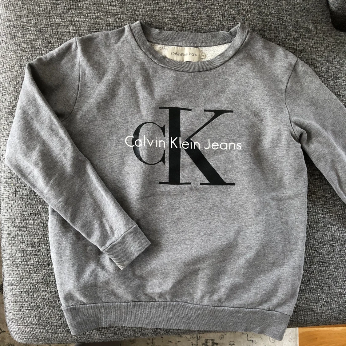 Grå Calvin Klein Tröja