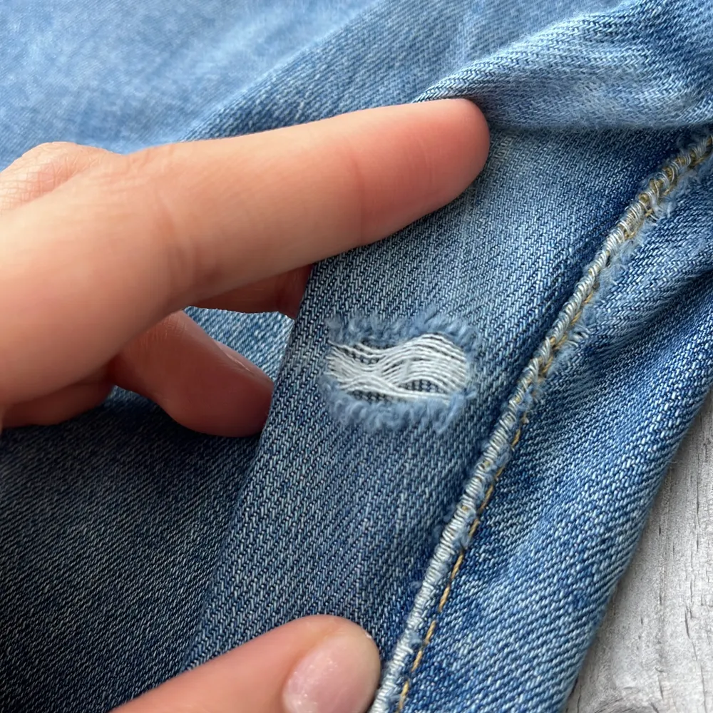Superfina levi’s jeans i skinny modell, storlek 28! Fin ljusblå färg 💞. Jeans & Byxor.