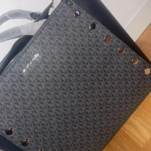 Michael kors väska  - Helt ny med prislapp kvar 