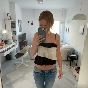 Zara topp - Intressekoll🥰på denna super söta topp från zara, den finns inte kvar längre🥰