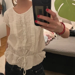 Så söt prickig sommartopp! - Skriv för mer frågor