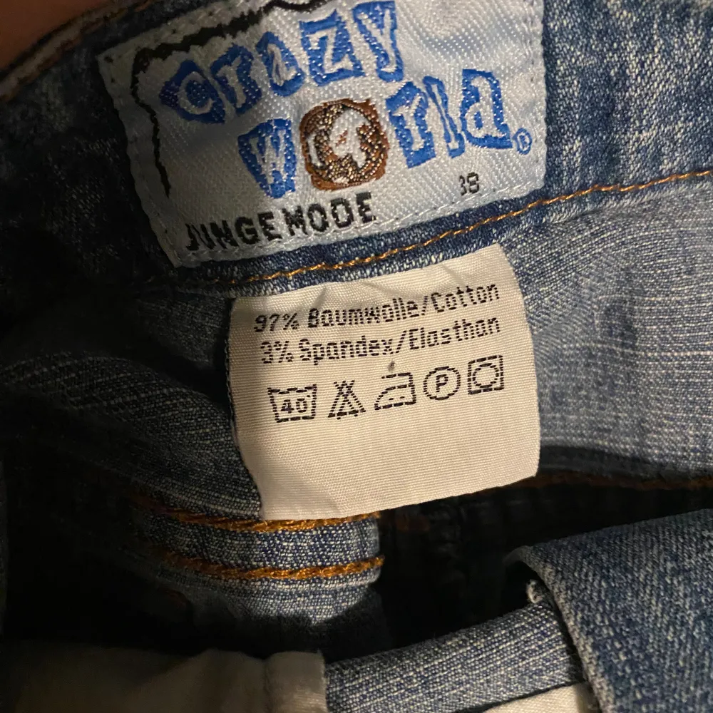 Lågmidjad jeans kjol som jag köpte precis på humana utan att prova. Tyvärr passa de inte..🌸. Kjolar.