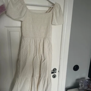 Student klänning - Student/avslutnings klänning, endast använd ca 2 gånger💞