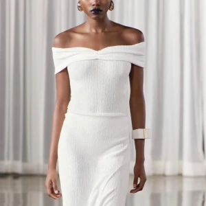 Body från zara - Säljer denna såå fins bodyn från zara❤️ ej använd med lappen kvar!!