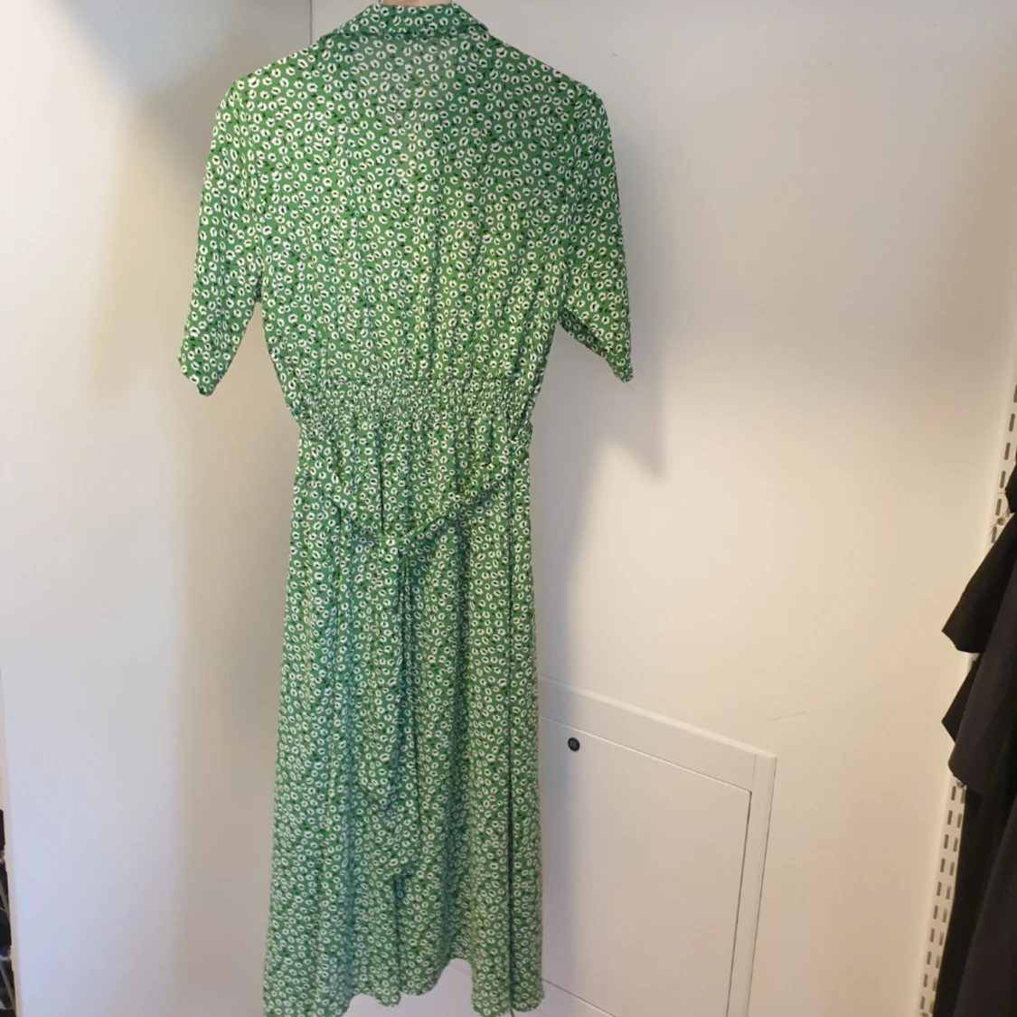 Blommig klänning  - 90