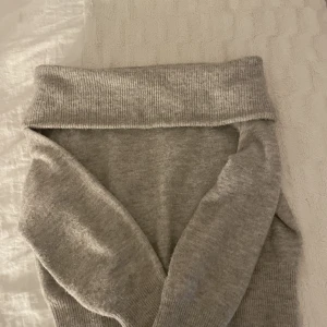 Off shoulder top - Stickad off shoulder tröja från hm passar xxs- L