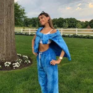 I.AM.GIA set - Set från I AM GIA Byxor storlek s Tröja storlek xs Finns små fläckar här och var 