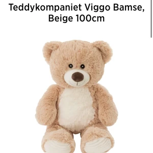 Stor Teddybjörn - Nu är det dags att säga hejdå till min nallebjörn! Har haft den i ett år ungefär men har mest suttit på golvet 🤓  Nyköpt för 600kr säljer för 350kr! Annonserad på flera ställen