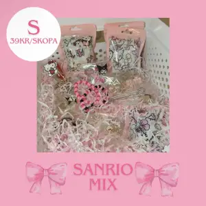 Sanrio mix: Mix med accessoarer & smycken💕 allt är nickelfritt, vissa smycken är i sterling silver, vissa rostfria och vissa i okänt material. Vad man får är slumpmässigt!  Storlek:S:1-2 saker Packar köp på TikTok om man vill 