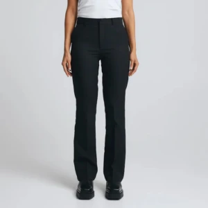 Kostymbyxor - Kostymbyxor från bikbok i superbra skick. Säljer på grund av att de är för små för mig. Medelhög midja. 