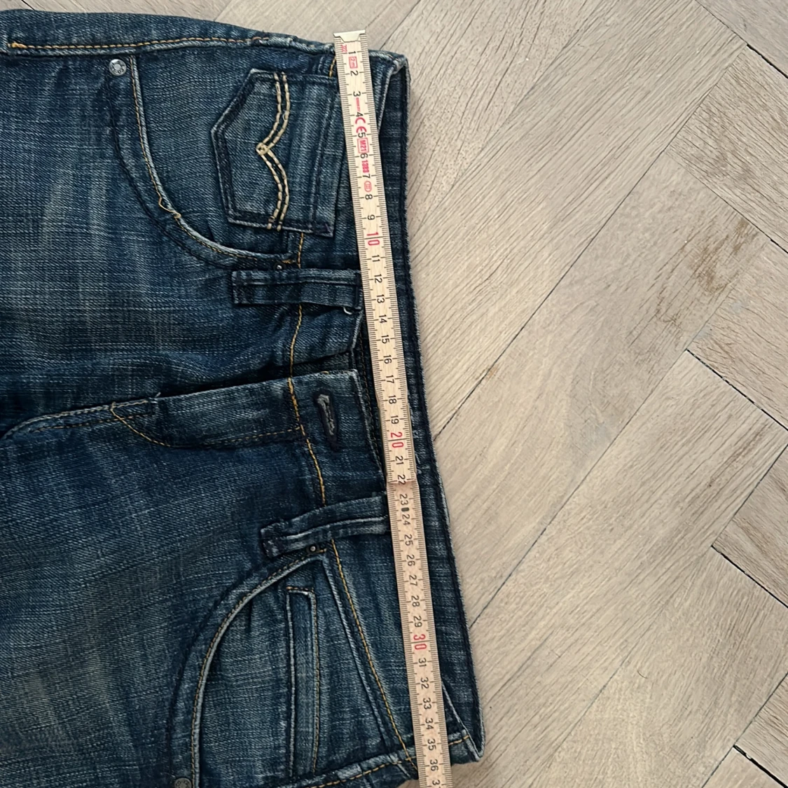 Levi’s jeans - 93