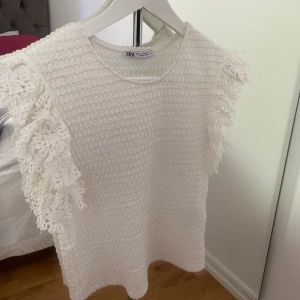 Zara topp - Jättefin zara topp, köpt förra året men har använt fåtal gånger!❤️