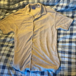 Frote skjorta , Jack & Jones  - Beige frote skjorta från Jack & Jones  Storlek L  Inga defekter 