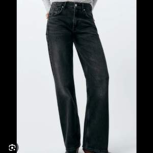 Mid Rise jeans ifrån Zara storlek 40, fint skick 🩷 pris kan diskuteras 