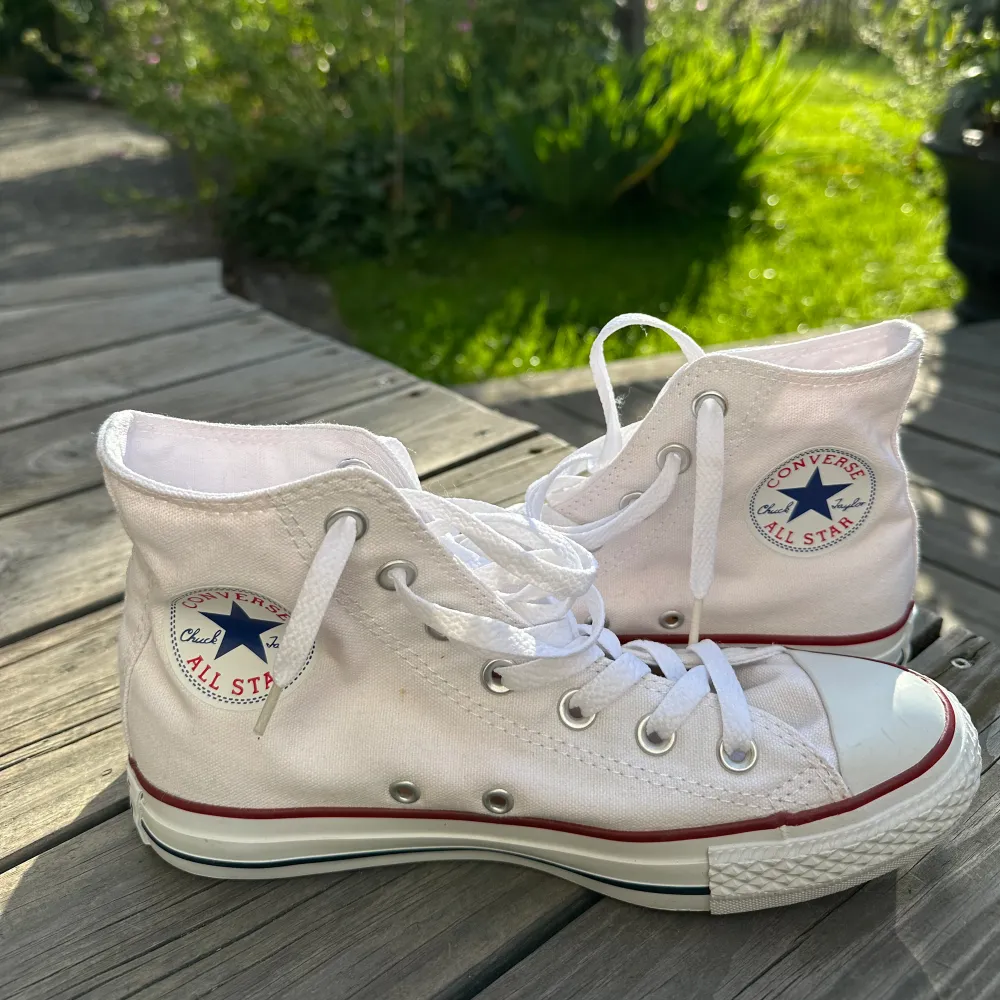 Nya oanvända Converse, aldrig kommit till användning. Strl 37,5. Kengät.