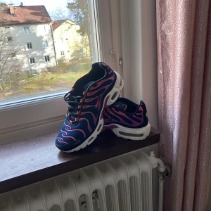 Nike Tn -  Hej säljer Mina Nike Tn. Pris kan diskuteras. Skriv vid minsta intresse eller fråga.