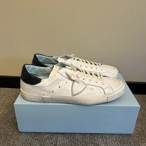 Philippe model - Fått in dem här helt nya Philippe model me allt og Storlek 40 Pris 24000 Allt og