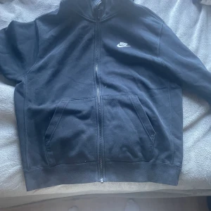 Nike hoodie  - Nike Hoddie använt ett par gånger endast. 