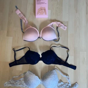 3 bh:ar och en booblift - Alla bh:ar är D cupa och 75-85 runt om. 
