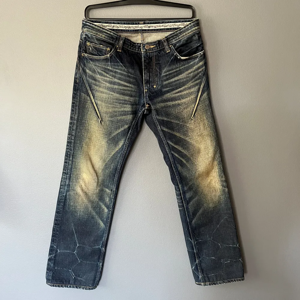 N(n) jeans från 2008, väldigt bra skick. Kvitto finns från en trusted source. Storlek 3 med 30 i längd. Mått kommer snart. Hör av er för frågor eller mer bilder!. Jeans & Byxor.