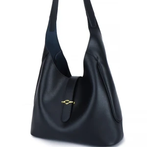 Carlheim väska  - Nypris: 1490 Inga defekter, väldigt sparsamt använd. Kom privat vid frågor :D