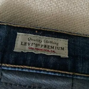 Mile high skinny jeans från Levis. Bra skick och inte jätteanvända. 