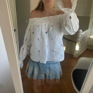 Offshoulder långärmad sommar topp - Väldigt bra skick