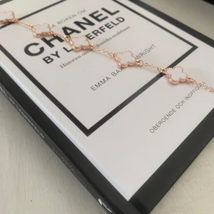 Van Cleef Armband Ny!  - Jätte fint Van Cleef Armband. Nytt! 