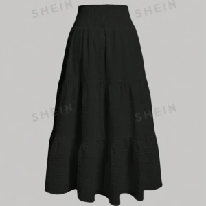 Maxi kjol  - Hej köpte denna klänningen blev lite för kort för mig jag är 160 cm lång. Helt ny har inte använt den en enda gång💕💕