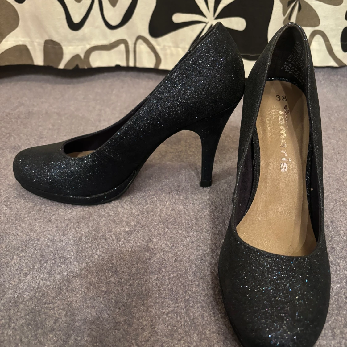 Glittriga Tamaris klackskor - 90